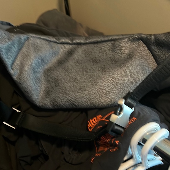 Guess Fanny pack - Picture 2 of 3